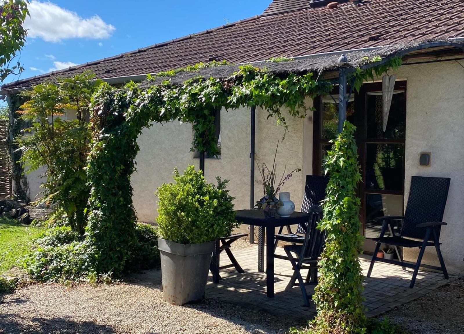 Gite Et Studios Les Barongeres Farges-lès-Chalon エクステリア 写真
